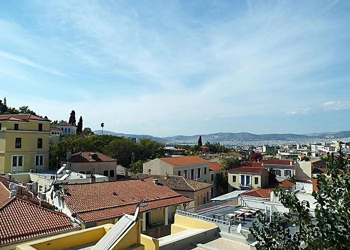 Spacious Apartment With Terrace Under Acropolis